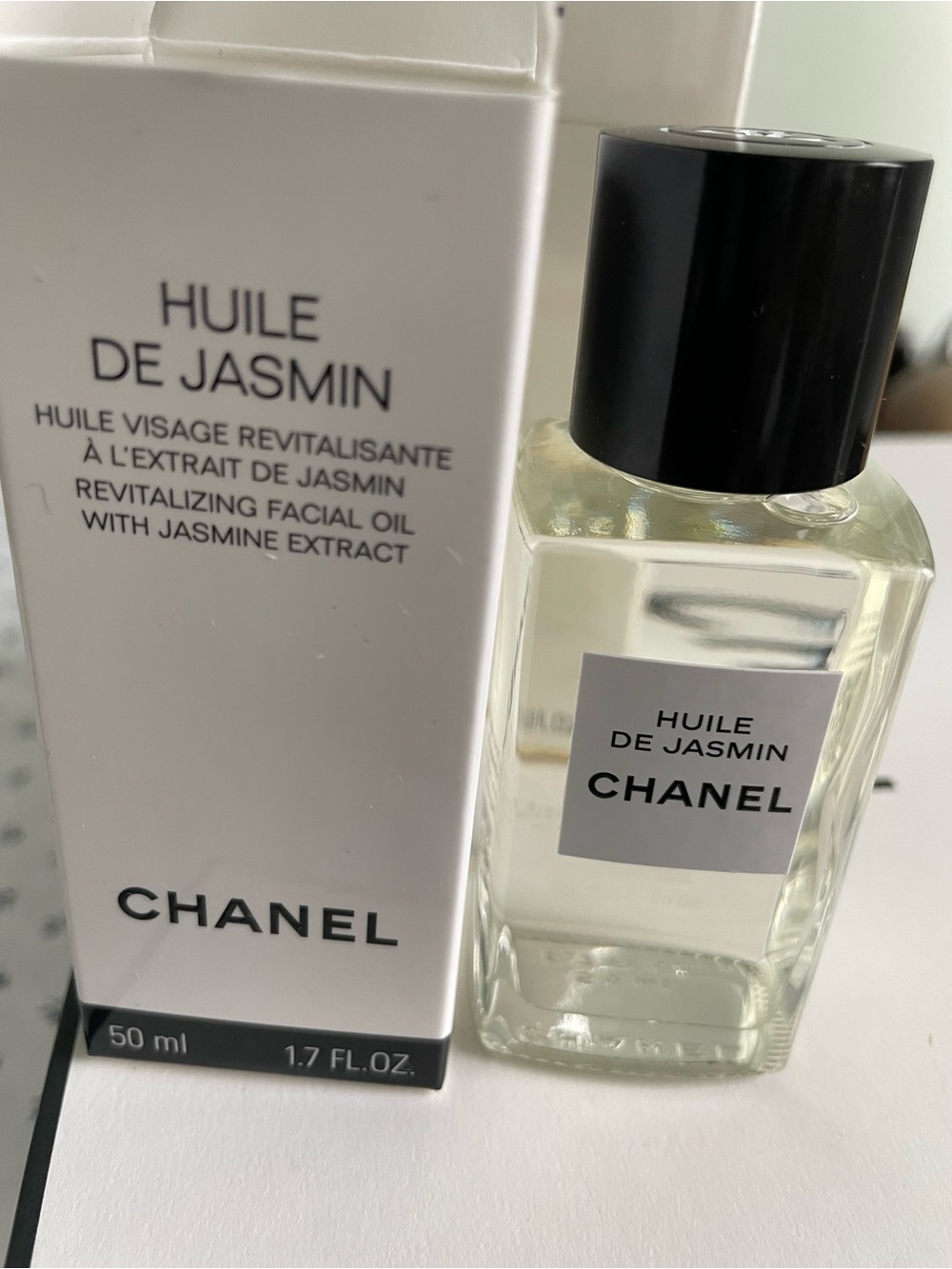 CHANEL Huile de Jasmin Facial Oil — Black Cap, Clear Bottle